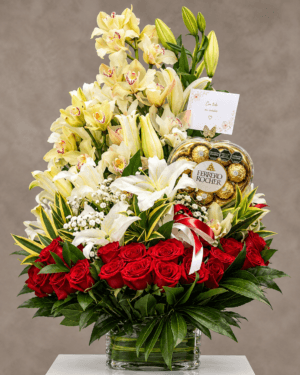 Orquídeas, lirios, rosas y ferrero corazón R184